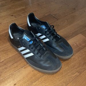 adidas Samba OG
Black White Gum